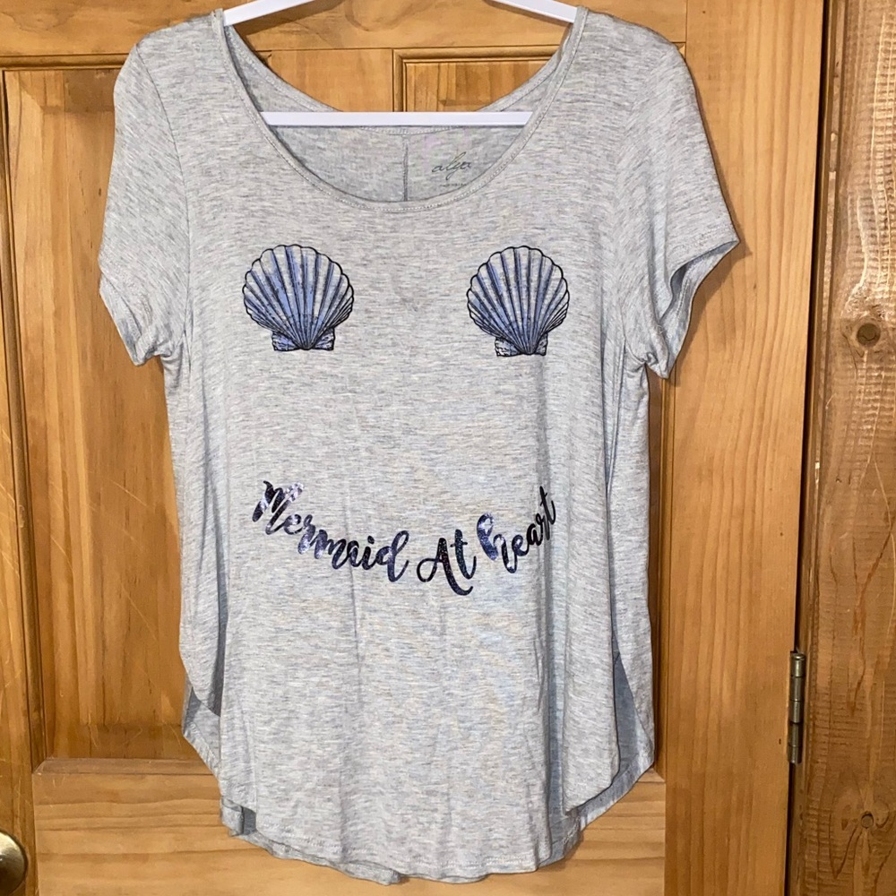 Francesca’s Tee